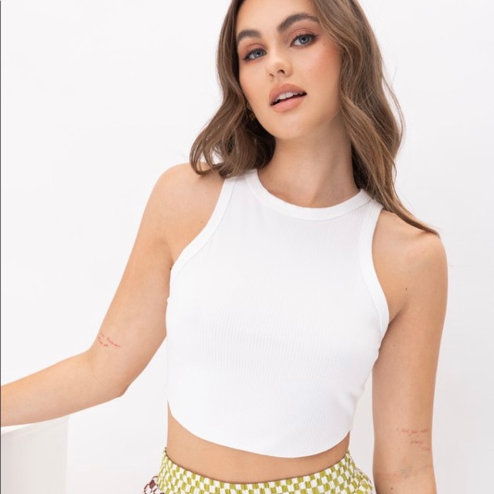 WHITE RACERBACK CROP TOP 🤍 - Picture 5 of 6